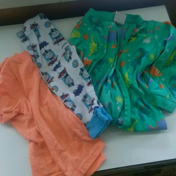 3 pieces 2t - Picture 1 of 4